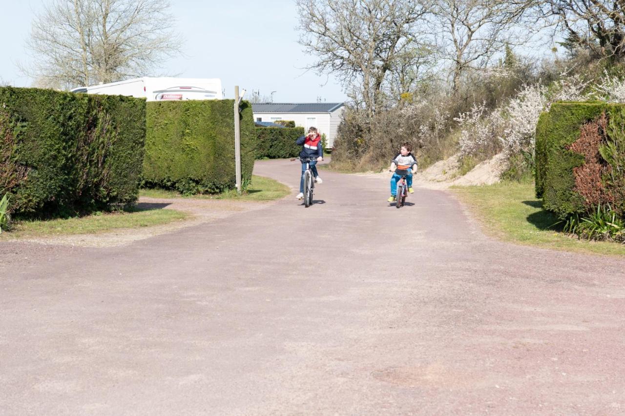 Camping Les Carolins Saint-Lo-d'Ourville Buitenkant foto